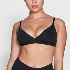 Skims Fits Everybody CROSSOVER BRALETTE